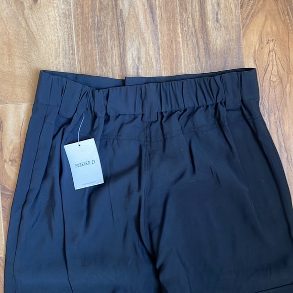NWT FOREVER 21 Woven Ankle Pant // Zippers// Black // L Women’s - Picture 6 of 6
